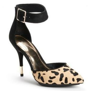 ⛔SOLD!!!⛔ Jennifer Lopez pointed toe animal print